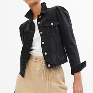 NEVER WORN- Gap faded black denim puff sleeve jacket